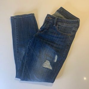Lolita Capri Distressed Lucky Jeans